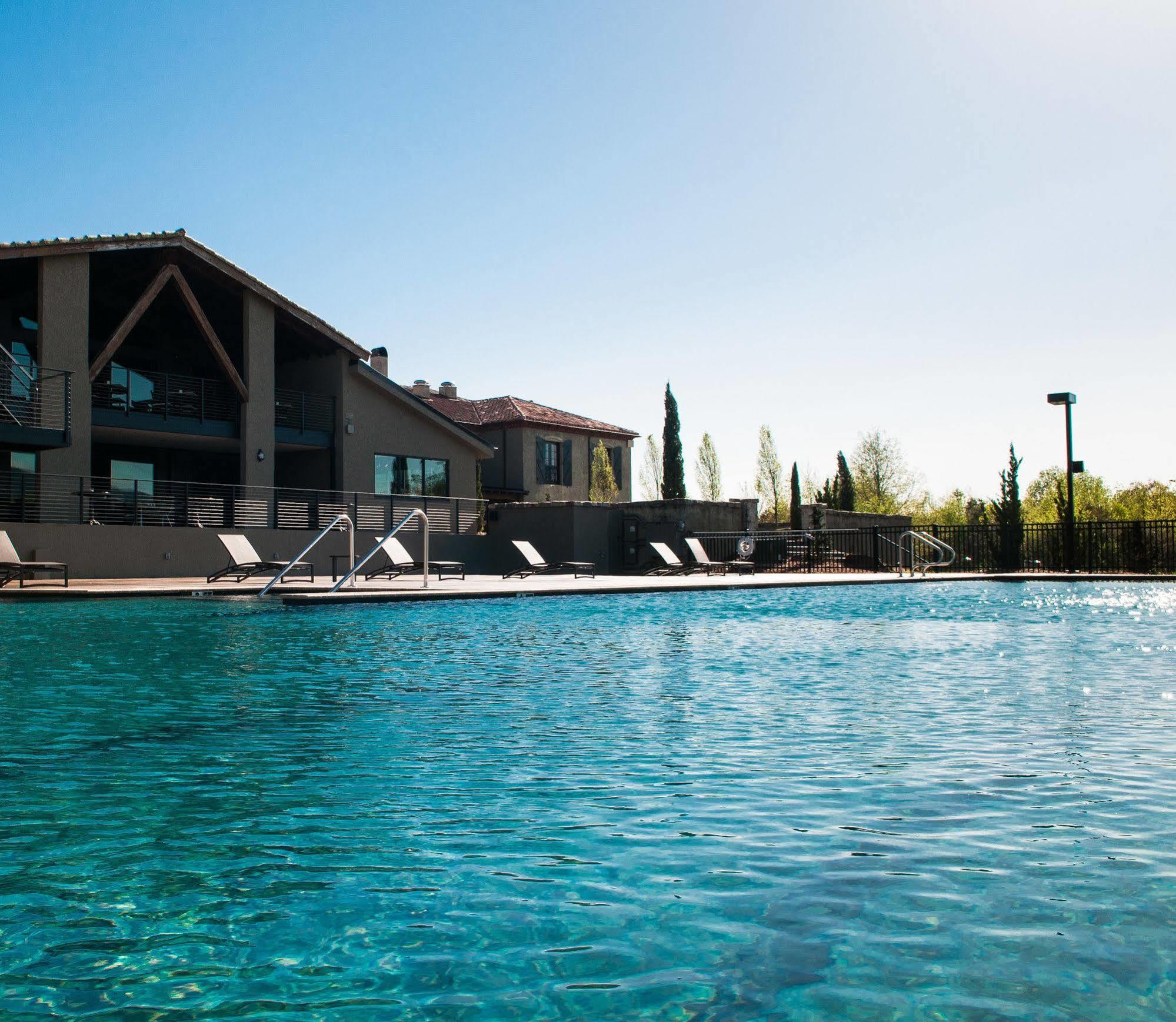 Hotel Domestique 特拉弗勒斯雷斯特 外观 照片